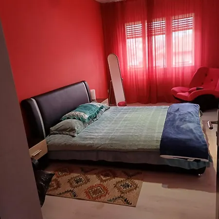 Cu Terasa La Casa Elena Apartament *