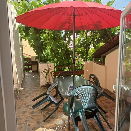 Cu Terasa La Casa Elena Appartement *